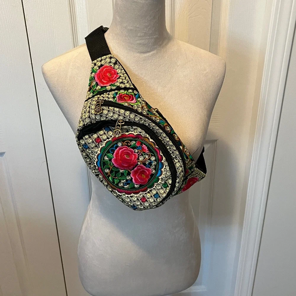 Cross Body / Belt bag - Picture 1 of 11